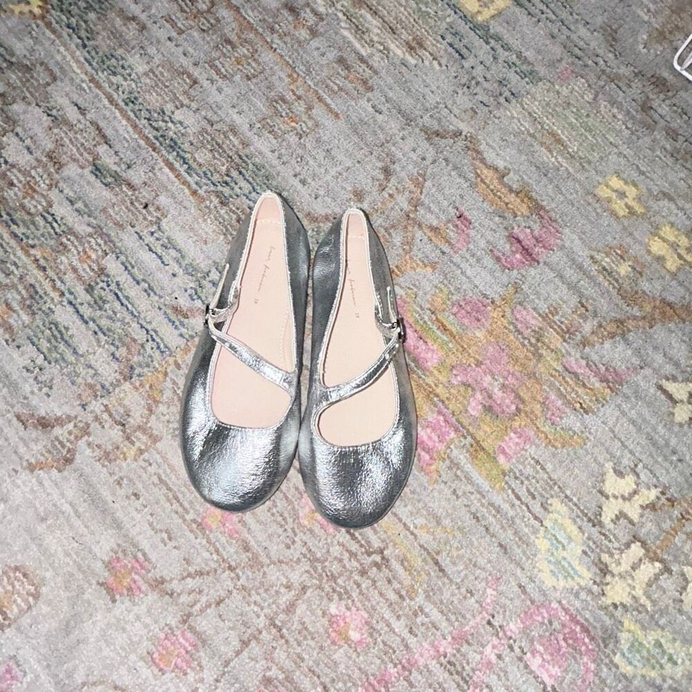 Zara silver Mary Jane  nwot sz 28/11